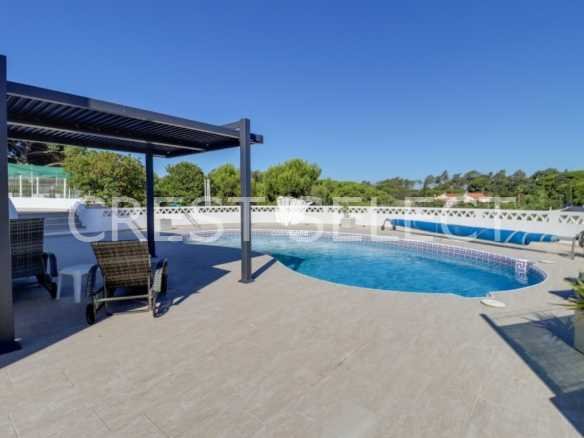 Convenient Family Dwelling House in Faro  with 3 bedrooms