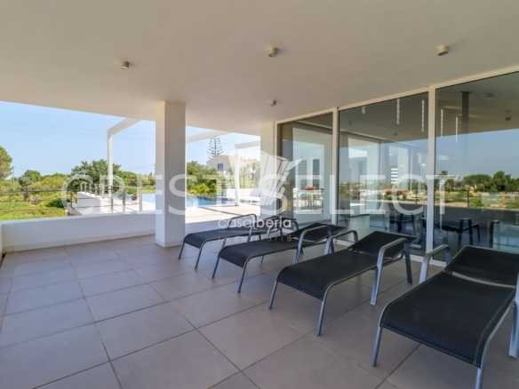 Spacious Family Haven House in Faro  with 4 bedrooms