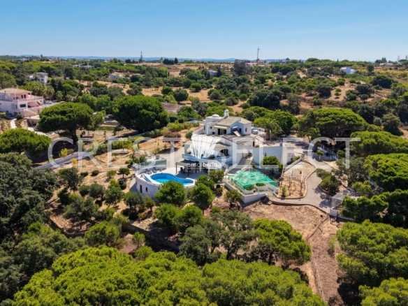 Convenient Family Dwelling House in Faro  with 3 bedrooms