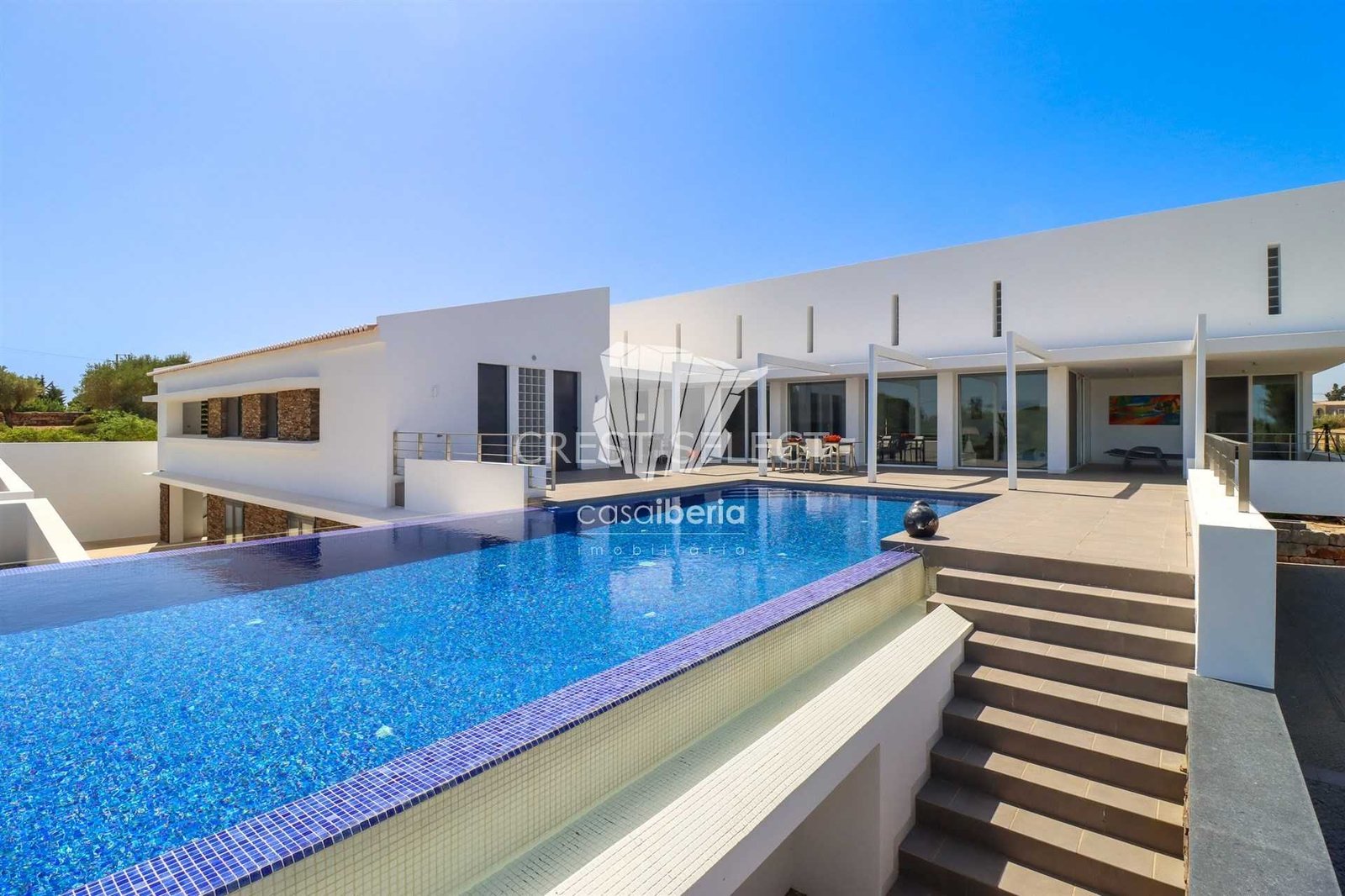 Spacious Family Haven House in Faro  with 4 bedrooms