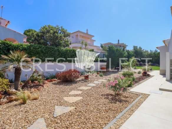 Elegant Family Dwelling House in Faro  with 4 bedrooms