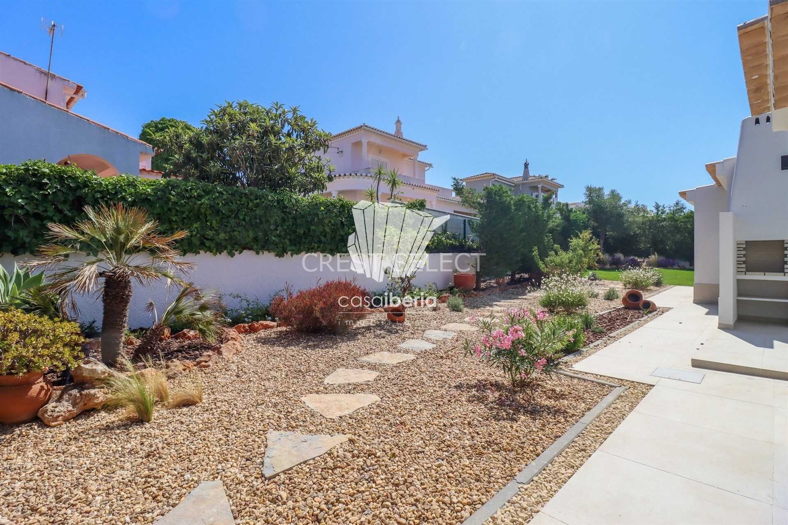 2e3898a84906 Elegant Family Dwelling House in Faro with 4 bedrooms