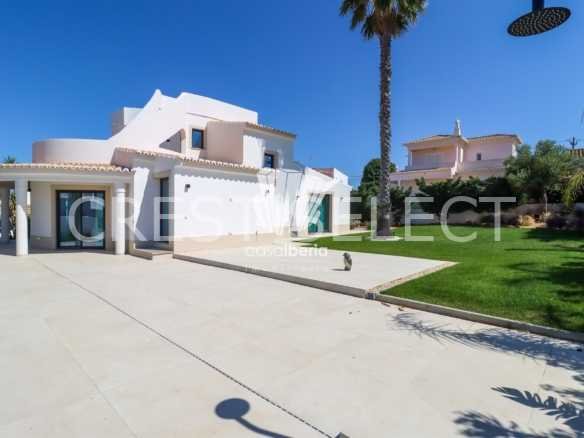 Elegant Family Dwelling House in Faro  with 4 bedrooms