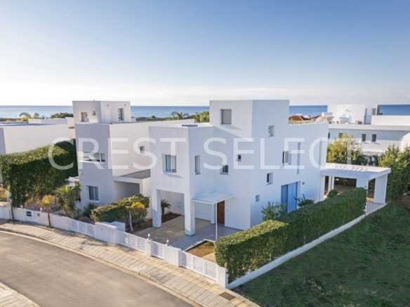 Spacious Living Villas / Houses in Coral Bay with 3 bedrooms