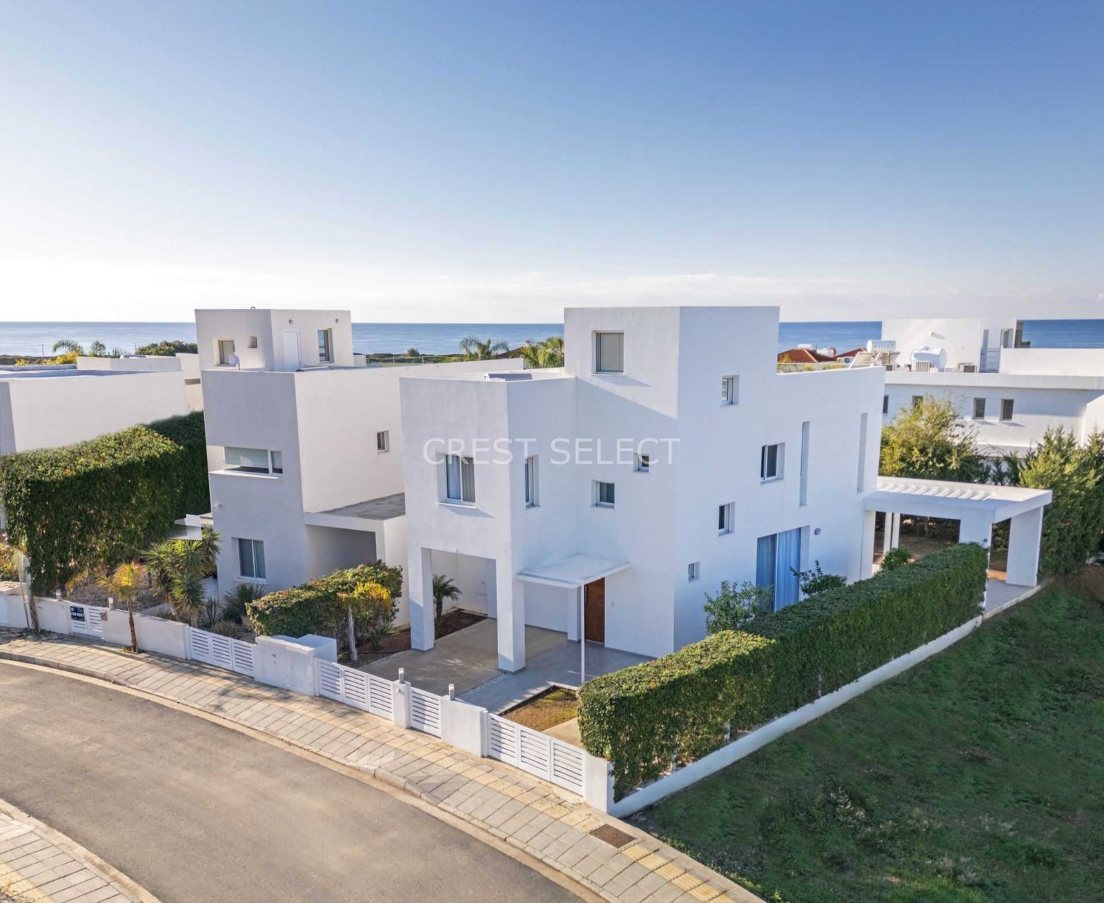 Stylish Urban Sanctuary Villas / Houses in Coral Bay with 3 bedrooms