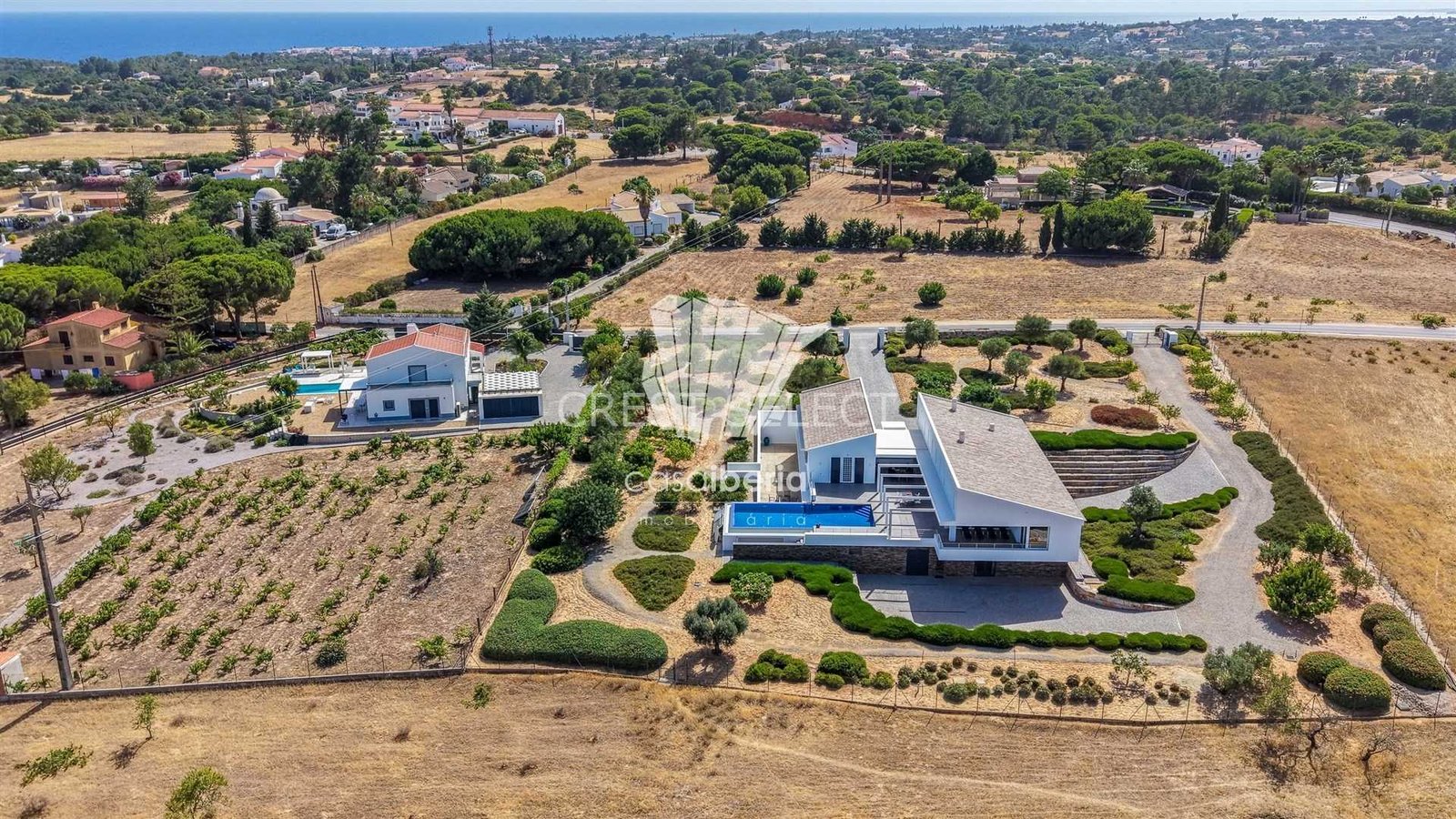 Spacious Family Haven House in Faro  with 4 bedrooms