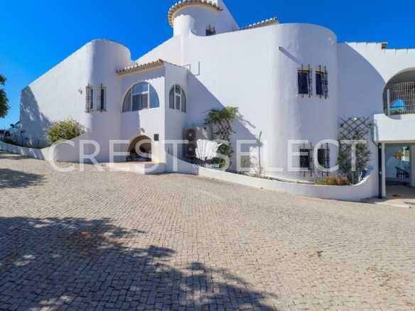 Convenient Family Dwelling House in Faro  with 3 bedrooms