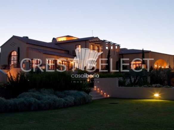 Sleek Family Residence Apartment in Faro  with 3 bedrooms