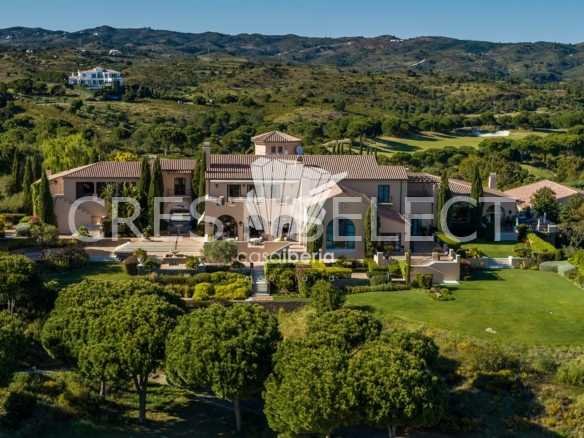 Sleek Family Residence Apartment in Faro  with 3 bedrooms