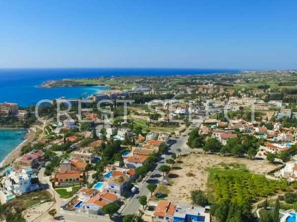 Serene Comfort Space Villas / Houses in Peyia with 3 bedrooms