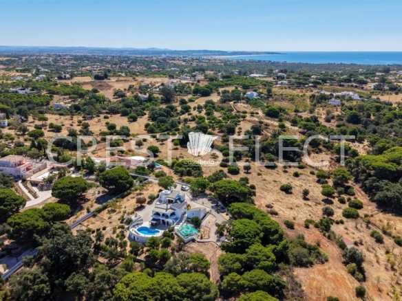 Convenient Family Dwelling House in Faro  with 3 bedrooms