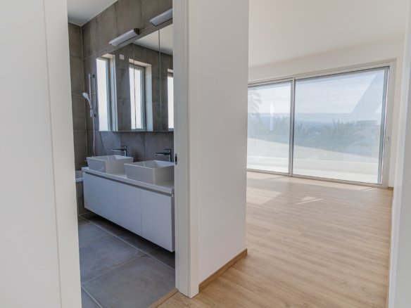 Elegant Family Dwelling Villas / Houses in Coral Bay with 4 bedrooms