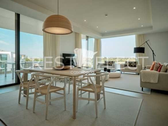 Sleek Family Residence Apartment in Faro  with 3 bedrooms