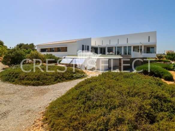 Spacious Family Haven House in Faro  with 4 bedrooms
