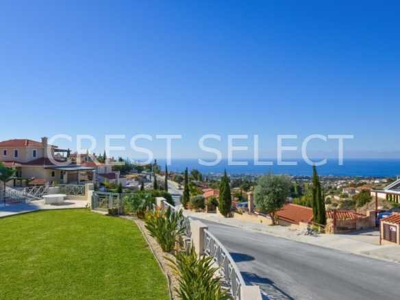 Welcoming Family Home Villas / Houses in Tala with 3 bedrooms
