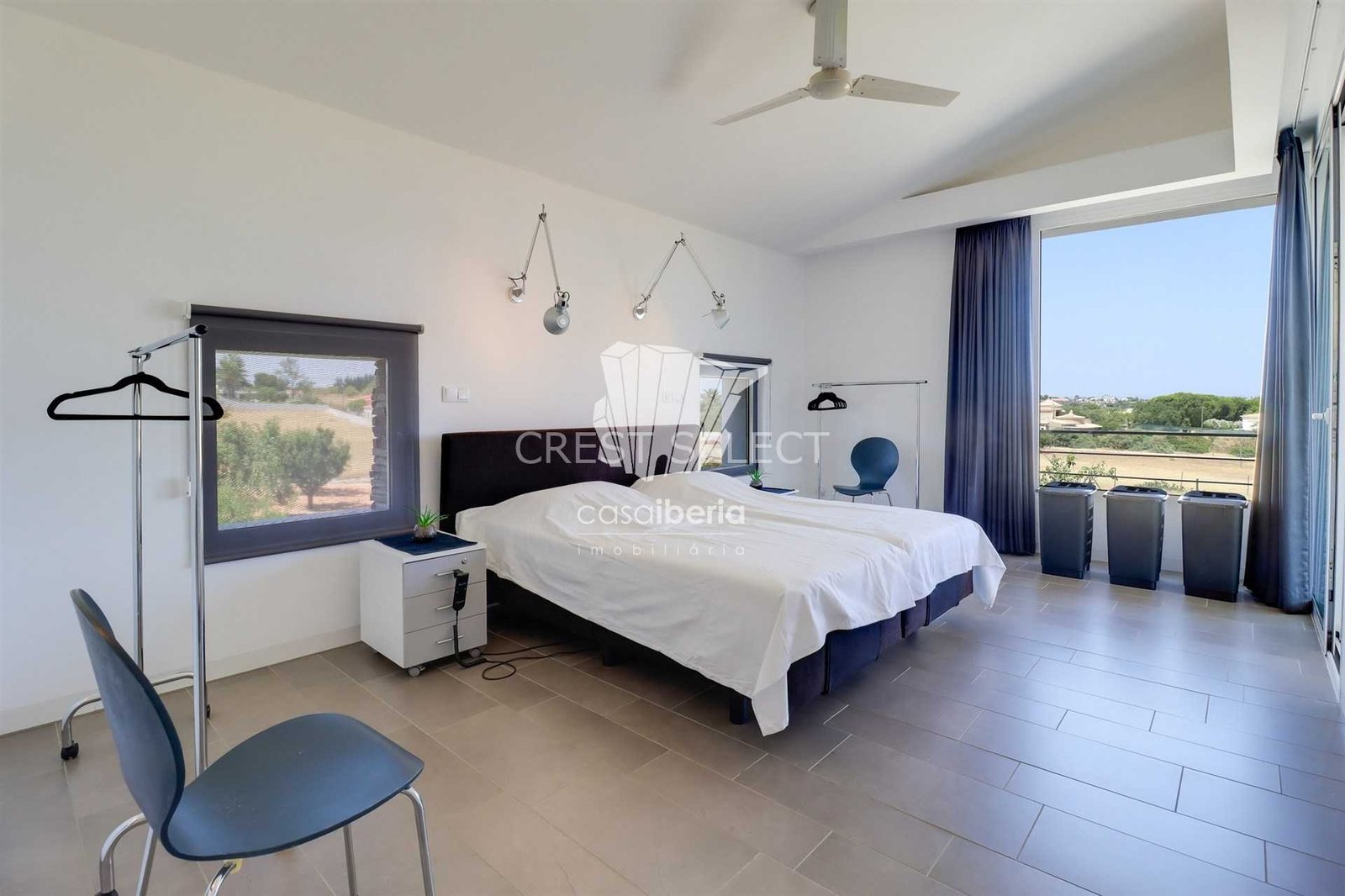 Spacious Family Haven House in Faro  with 4 bedrooms