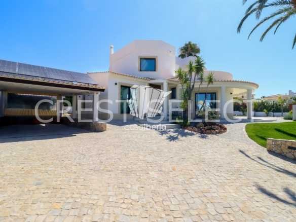 Elegant Family Dwelling House in Faro  with 4 bedrooms