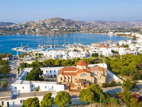Flexible Living Space Villas / Houses in Paros with 3 bedrooms