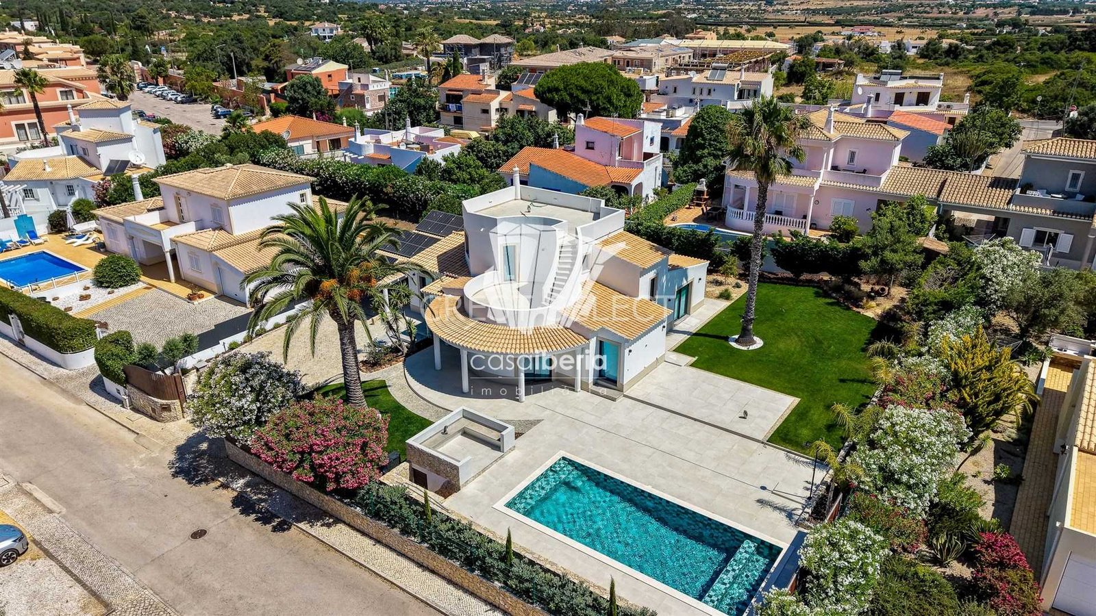 Elegant Family Dwelling House in Faro  with 4 bedrooms