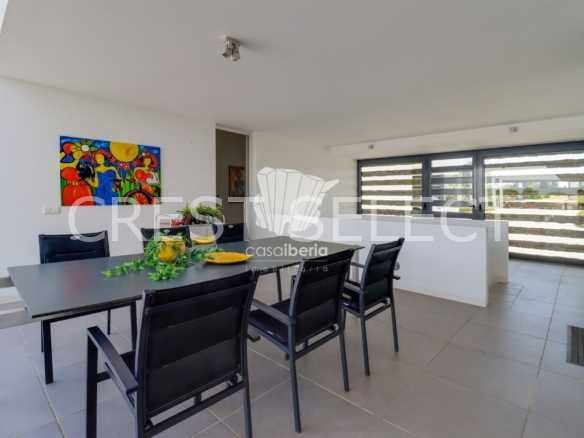 Spacious Family Haven House in Faro  with 4 bedrooms