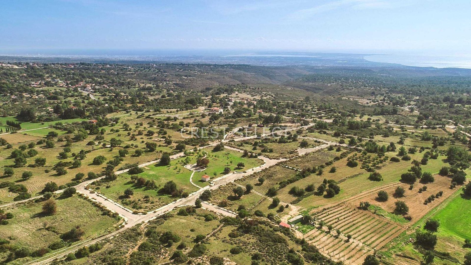 Plots & Land Parcels in Souni-Zanatzia with 0 bedrooms