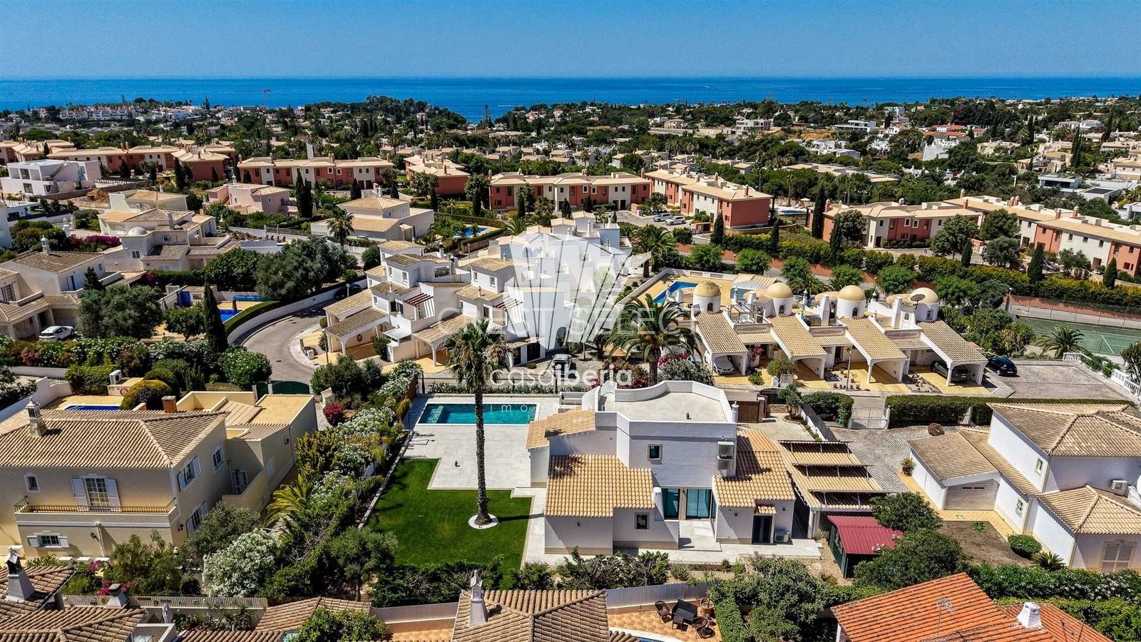 Elegant Family Dwelling House in Faro  with 4 bedrooms
