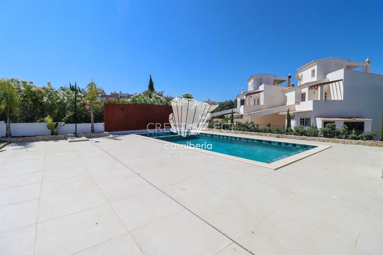 Elegant Family Dwelling House in Faro  with 4 bedrooms