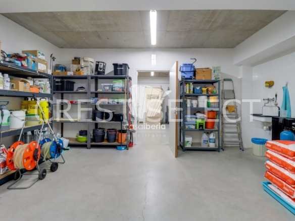 Spacious Family Haven House in Faro  with 4 bedrooms