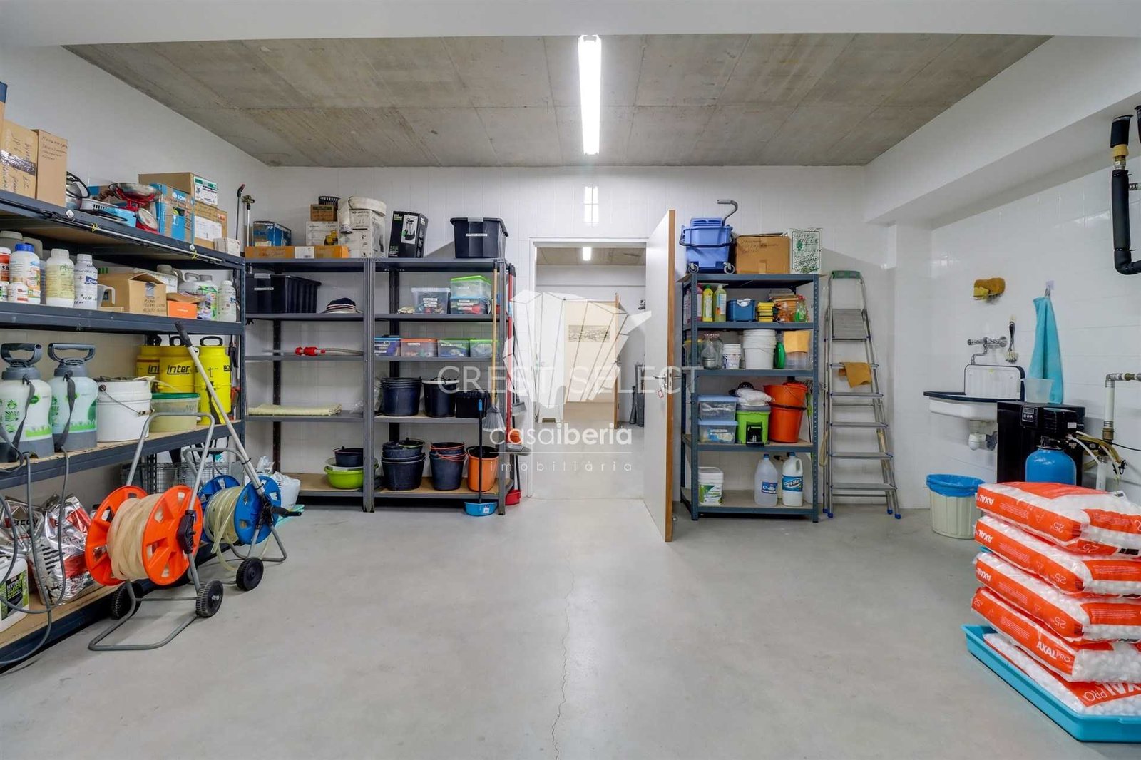 Spacious Family Haven House in Faro  with 4 bedrooms