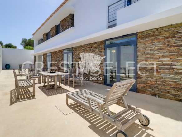 Spacious Family Haven House in Faro  with 4 bedrooms