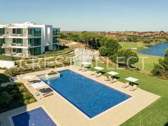Sleek Family Residence Apartment in Faro  with 3 bedrooms