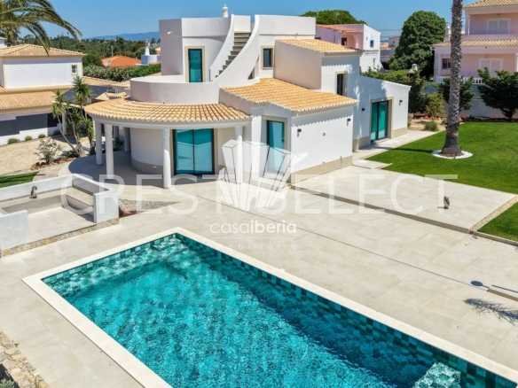 Elegant Family Dwelling House in Faro  with 4 bedrooms