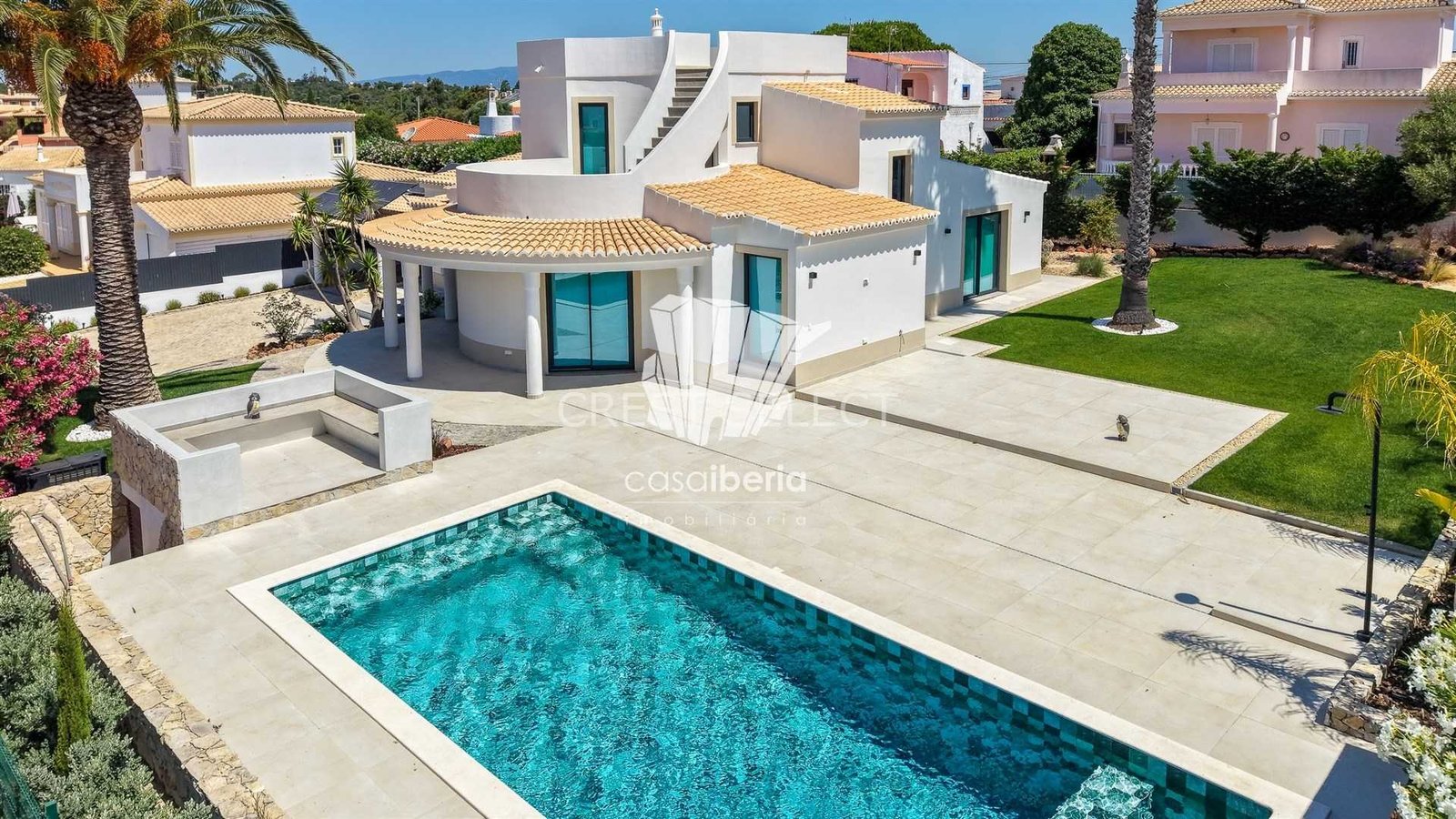 Elegant Family Dwelling House in Faro  with 4 bedrooms