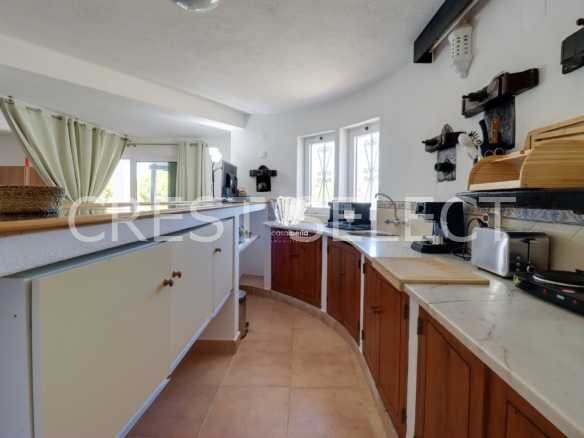 Convenient Family Dwelling House in Faro  with 3 bedrooms