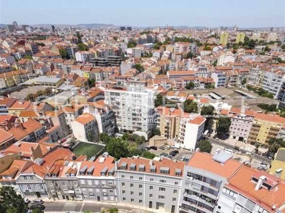 Stylish Urban Sanctuary Apartment in Lisboa  with 2 bedrooms