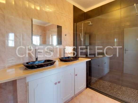 Convenient Family Dwelling House in Faro  with 3 bedrooms