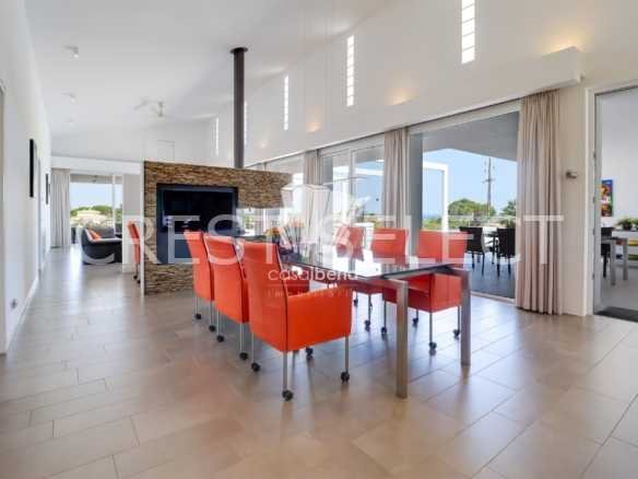 Spacious Family Haven House in Faro  with 4 bedrooms