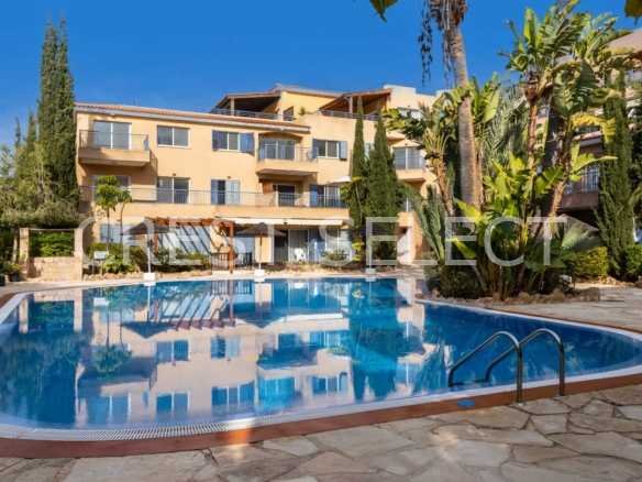 Modern Tranquil Oasis Apartments / Penthouses in Peyia with 2 bedrooms