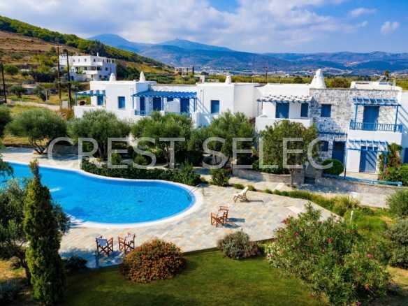 Modern Tranquil Oasis Villas / Houses in Paros with 3 bedrooms