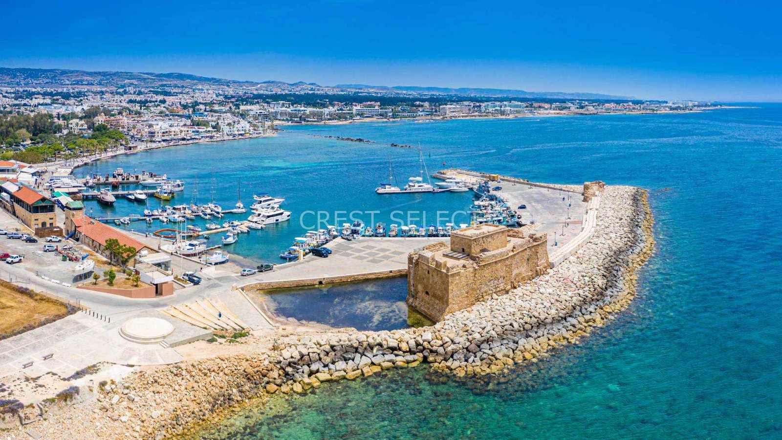 Serene Comfort Space Villas / Houses in Peyia with 3 bedrooms