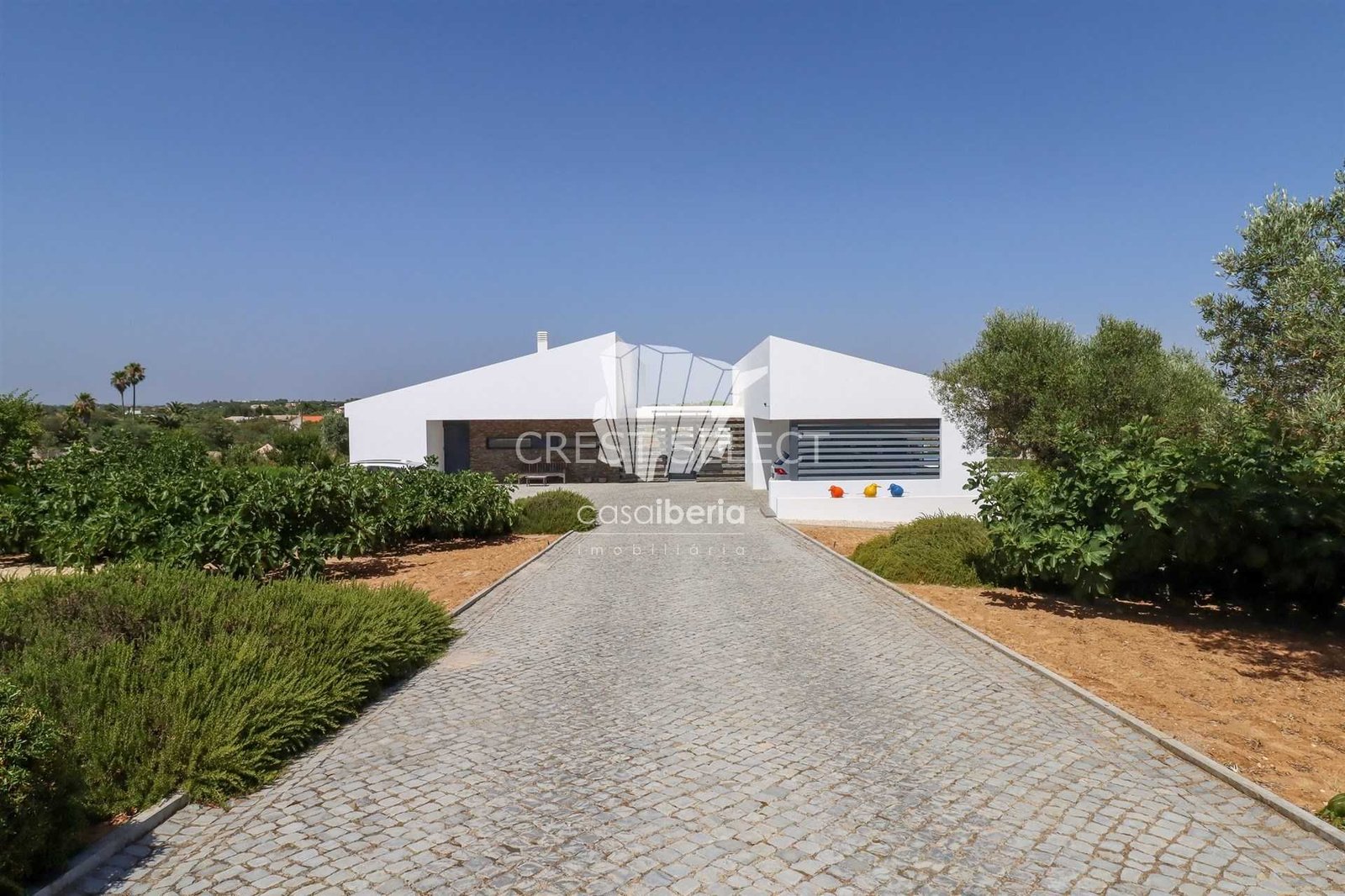 Spacious Family Haven House in Faro  with 4 bedrooms