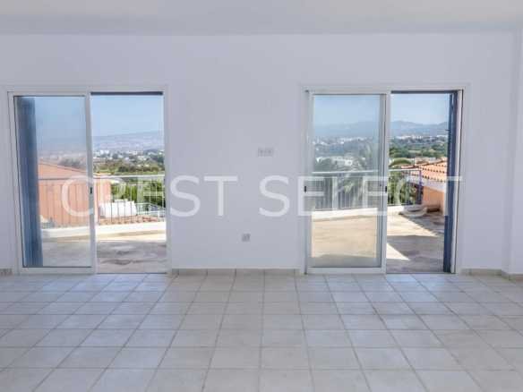 Contemporary Comfort Haven Villas / Houses in Chloraka with 2 bedrooms