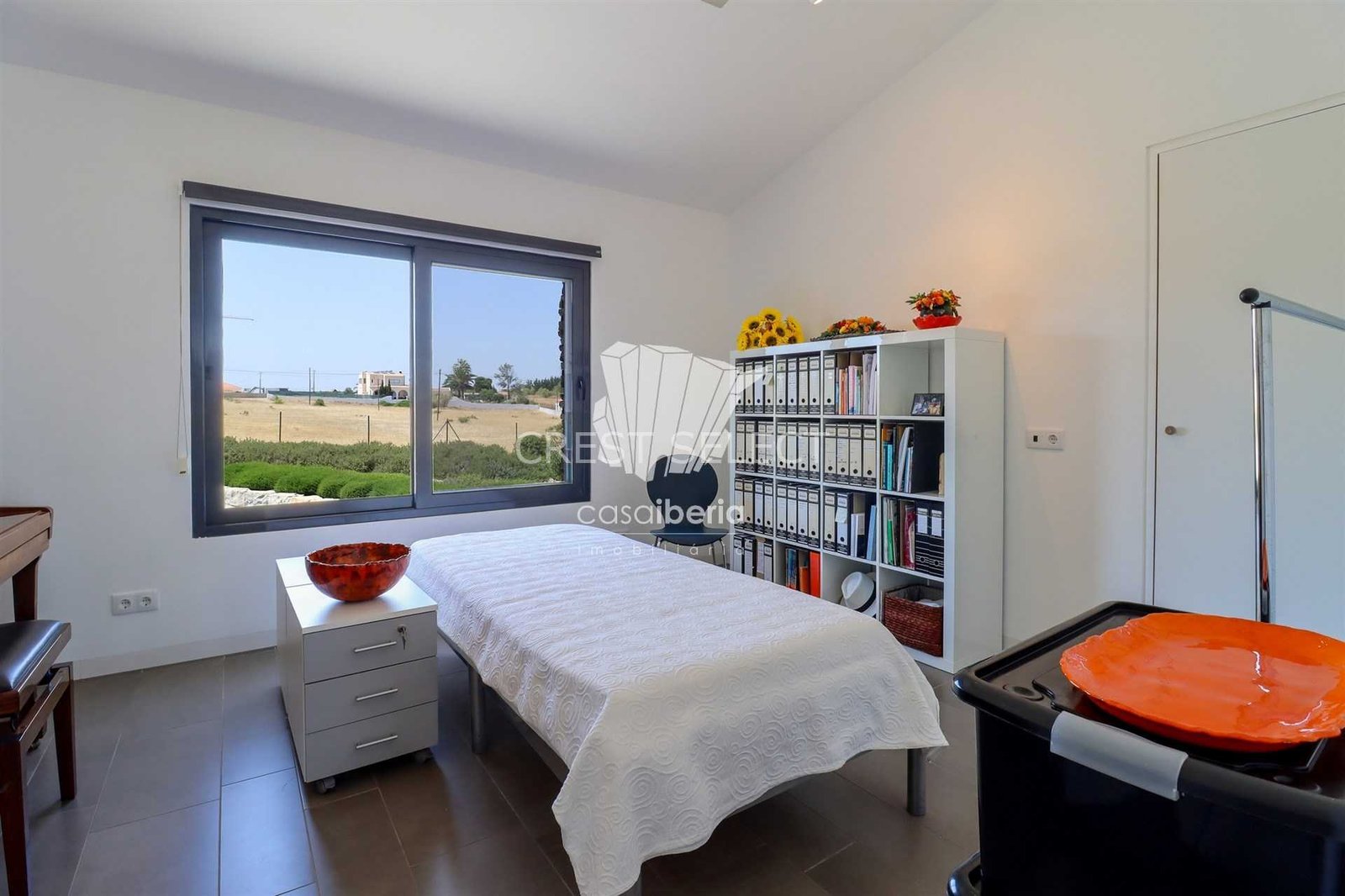 Spacious Family Haven House in Faro  with 4 bedrooms