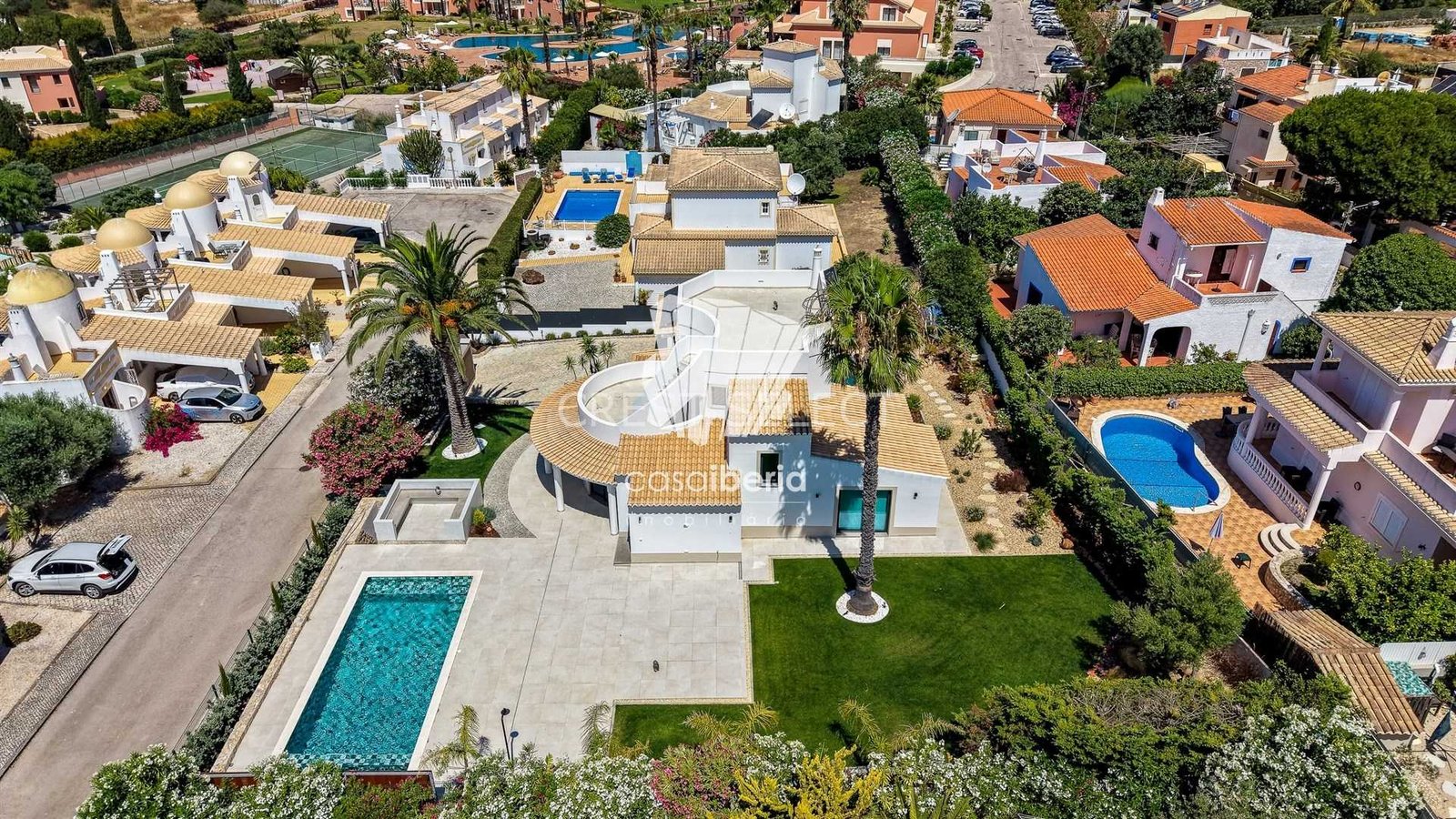 Elegant Family Dwelling House in Faro  with 4 bedrooms