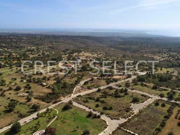 Quaint Family Residence Villas / Houses in Souni-Zanatzia with 3 bedrooms