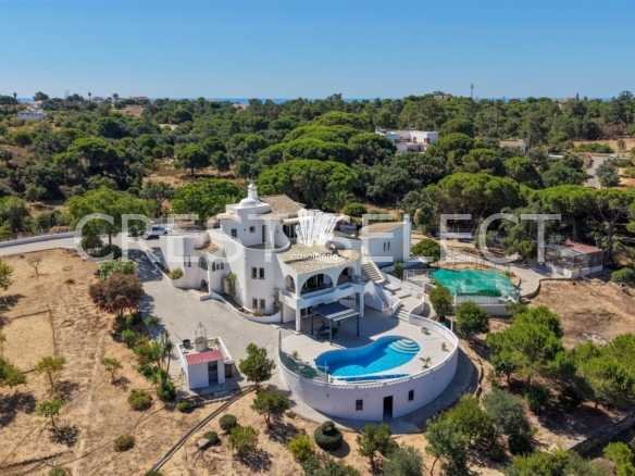 Convenient Family Dwelling House in Faro  with 3 bedrooms