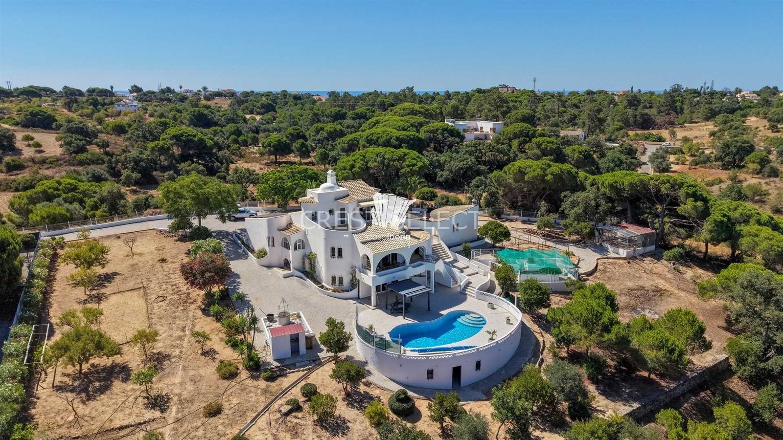 Convenient Family Dwelling House in Faro  with 3 bedrooms