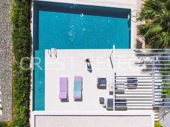 Sleek Family Residence Villas / Houses in Peyia with 3 bedrooms
