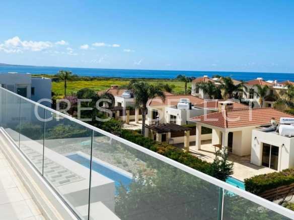 Stylish Urban Sanctuary Villas / Houses in Coral Bay with 3 bedrooms