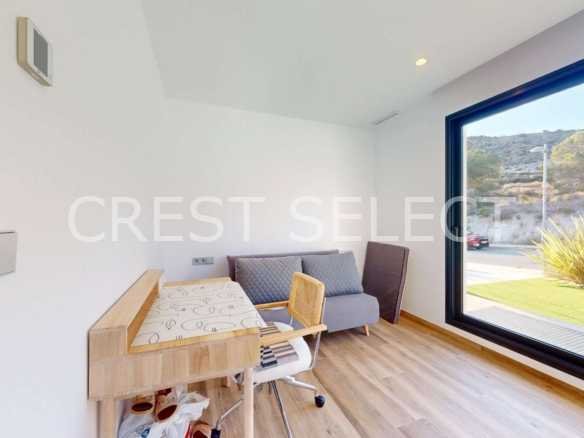 Welcoming Family Home  in Monforte Del Cid with 3 bedrooms